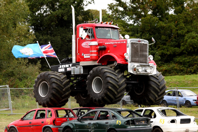 Обои картинки фото спорт, big, foot, прыжок, грузовик, колеса