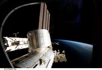 Картинка космос космические корабли станции мкс мир