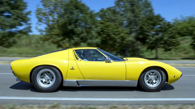 Обои картинки фото lamborghini, miura, автомобили, automobili, holding, s, p, a, италия, спортивные, класс-люкс