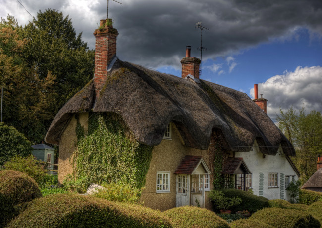 Обои картинки фото east, stratton, hampshire, англия, города, здания, дома, деревья, ландшафт, кусты, улица, коттедж