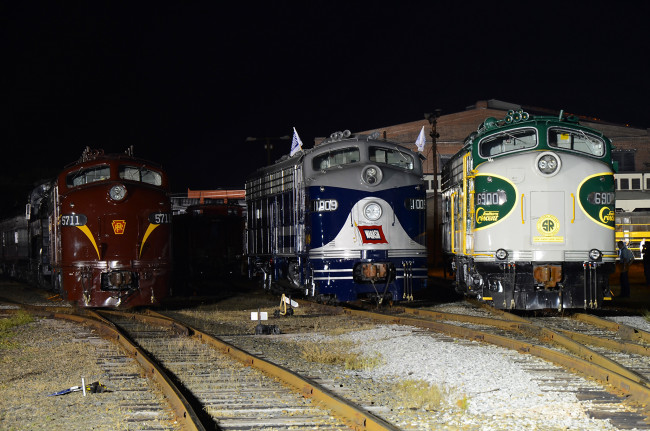 Обои картинки фото техника, локомотивы, депо