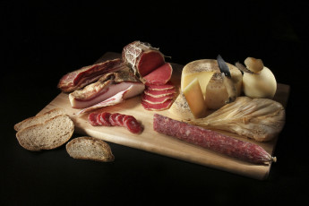 Картинка еда натюрморт ветчина колбаса сало сыр хлеб