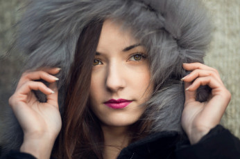 Картинка девушки -unsort+ лица +портреты капюшон лицо взгляд