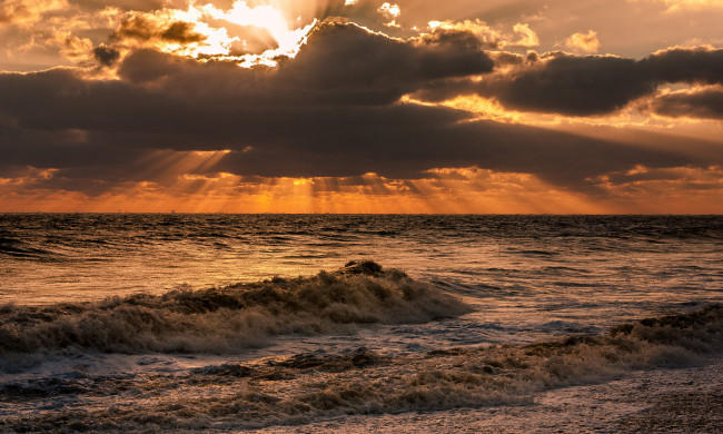 Обои картинки фото природа, моря, океаны, океан, волны, тучи, сумрак