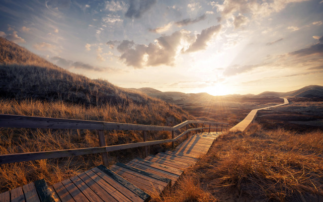 Обои картинки фото природа, другое, облака, холмы, небо, тропа, ступеньеи, трава