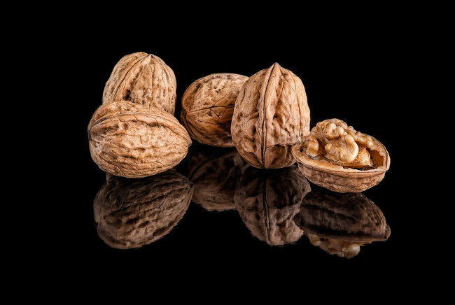 Обои картинки фото еда, орехи,  каштаны,  какао-бобы, грецкие