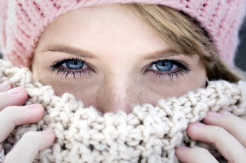 Картинка разное глаза шарф серые