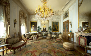 Картинка разное рельефы +статуи +музейные+экспонаты эйлсбери waddesdon rothschild поместье бакингэмшир