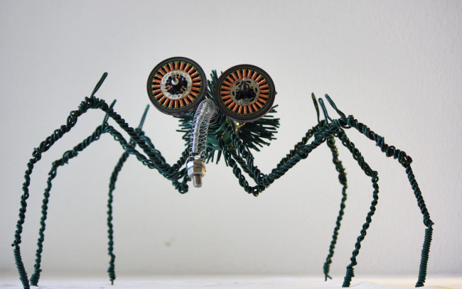 Обои картинки фото разное, игрушки, детальки, фигурка, проволока