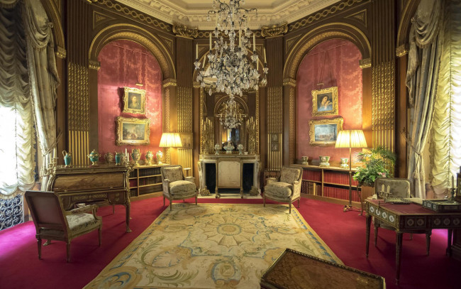 Обои картинки фото разное, рельефы,  статуи,  музейные экспонаты, эйлсбери, поместье, rothschild, бакингэмшир, waddesdon