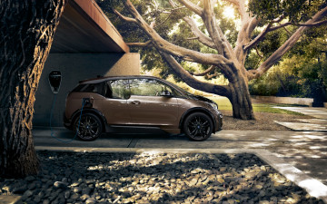Картинка 2019+bmw+i3 автомобили bmw немецкие зарядка коричневый хэтчбек электрический автомобиль экстерьер вид сбоку 2019 i3