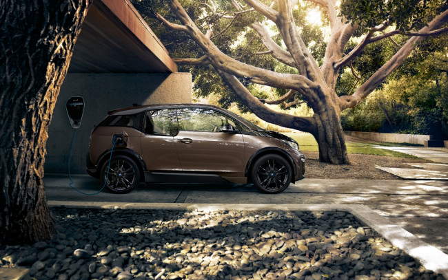 Обои картинки фото 2019 bmw i3, автомобили, bmw, немецкие, зарядка, коричневый, хэтчбек, электрический, автомобиль, экстерьер, вид, сбоку, 2019, i3