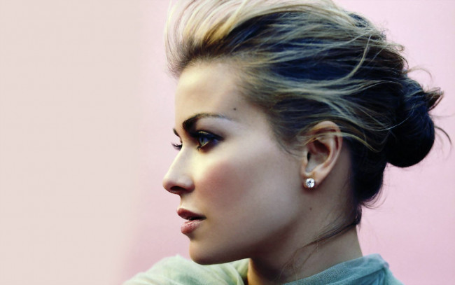 Обои картинки фото девушки, carmen electra, блондинка, профиль, лицо