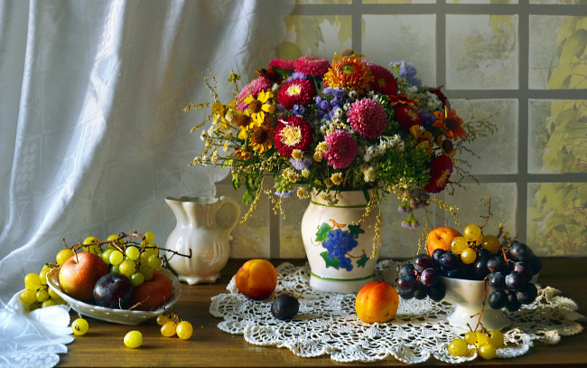 Обои картинки фото еда, натюрморт, букет, виноград, абрикосы