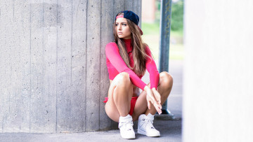 Картинка девушки -+брюнетки +шатенки красивая девушка