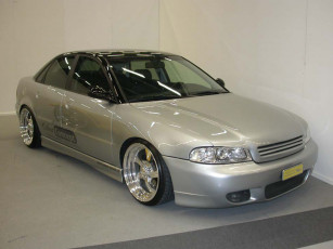 Картинка автомобили выставки уличные фото