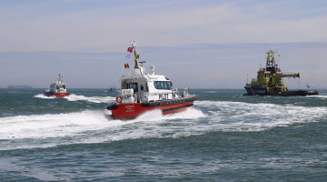 Картинка корабли катера судно