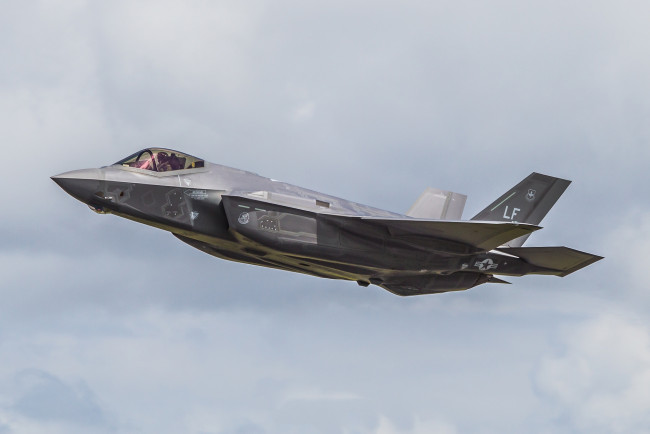 Обои картинки фото f-35a, авиация, боевые самолёты, истребитель