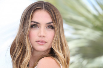 Картинка девушки ana+de+armas блондинка лицо