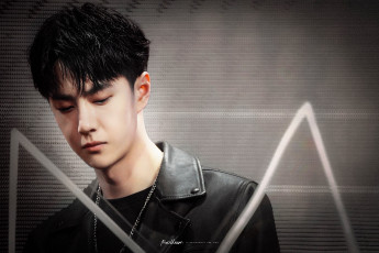 Картинка мужчины wang+yi+bo артист лицо куртка цепь