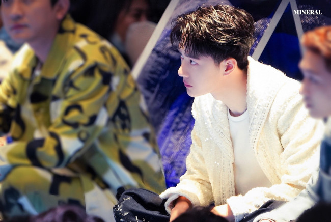 Обои картинки фото мужчины, wang yi bo, шоу, люди