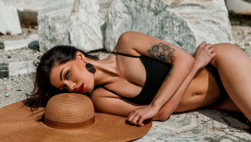 Картинка девушки -+брюнетки +шатенки девушка модель брюнетка красотка поза флирт стройная сексуальная фигура