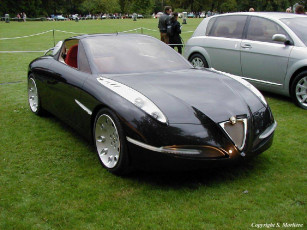 Картинка автомобили выставки уличные фото