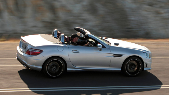 Обои картинки фото mercedes, slk, автомобили, benz, стиль, автомобиль, мощь, скорость