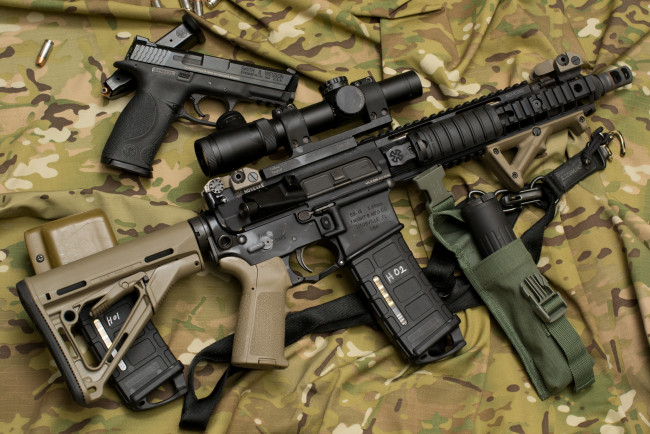 Обои картинки фото оружие, магазин, пули, пистолет, автомат