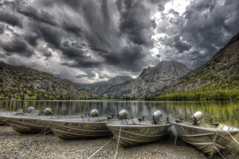 Картинка корабли моторные+лодки горы озеро лодки моторы