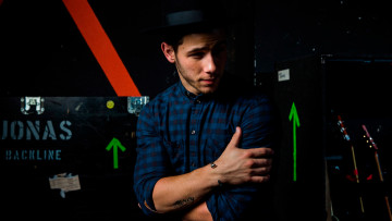 Картинка мужчины -+unsort nick jonas los angeles times фотосессия