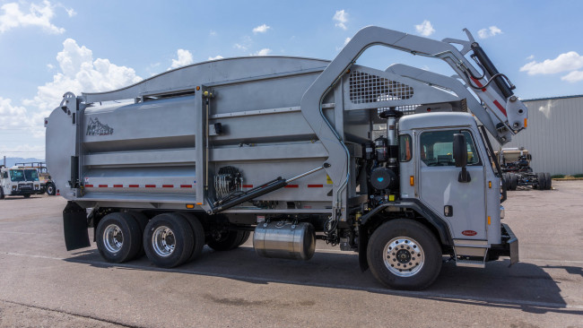 Обои картинки фото автомобили, мусоровозы, мусорщик