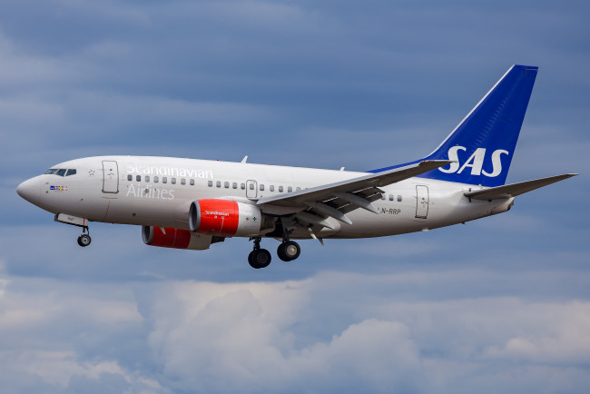 Обои картинки фото boeing 737-683, авиация, пассажирские самолёты, авиалайнер