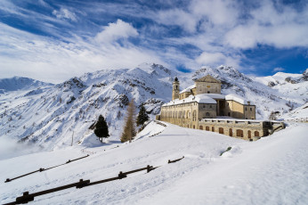 Картинка santuario+di+san+magno города -+католические+соборы +костелы +аббатства простор