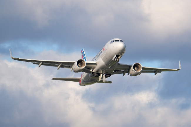 Обои картинки фото авиация, пассажирские самолёты, авиалайнер