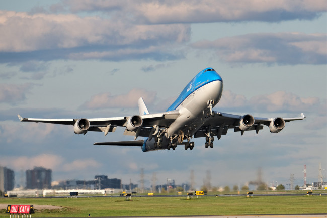 Обои картинки фото авиация, пассажирские самолёты, авиалайнер