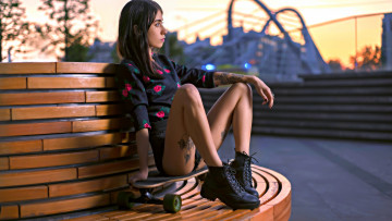 Картинка девушки -unsort+ брюнетки темноволосые ноги закат поза женщина