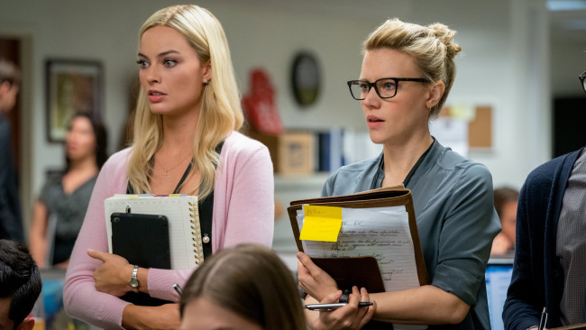 Обои картинки фото bombshell , 2020, кино фильмы, bombshell, скандал, кейт, маккиннон, биография, кадры, из, фильма, марго, робби, драма