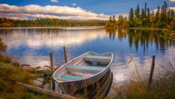 Картинка корабли лодки +шлюпки озеро лодка осень