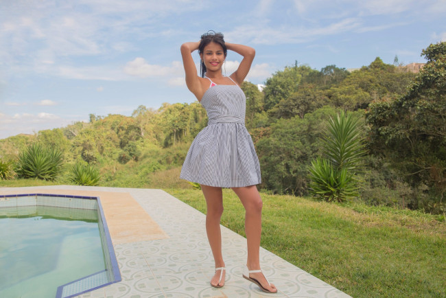 Обои картинки фото denisse gomez, девушки, denisse, gomez, латино, девушка, красотка, красавица, модель, брюнетка, сексуальная, стройная, флирт, причёска