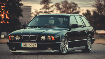 Картинка автомобили bmw e34 touring 525