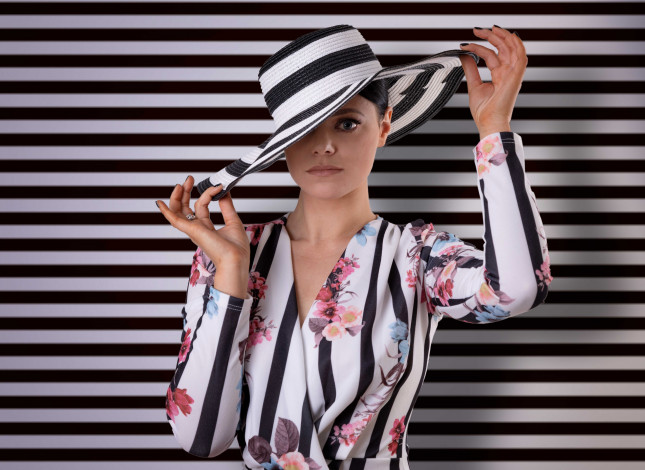 Обои картинки фото девушки, - брюнетки,  шатенки, девушка, красивая, супер, секси, няша, нежная, классная, модница, лапочка, мадам