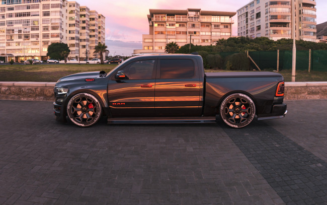Обои картинки фото dodge ram 1500, автомобили, виртуальный тюнинг, dodge, ram, 1500, ух, какаую, грязь, он, тварить, умеет, мама, родная
