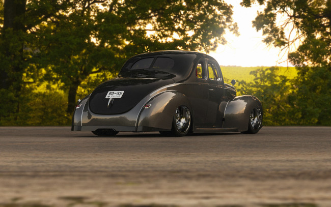 Обои картинки фото ford de-luxe 1940 coupe, автомобили, виртуальный тюнинг, ford, de, luxe, 1940, coupe, американская, классика, и, мощь, крутой, аппарат