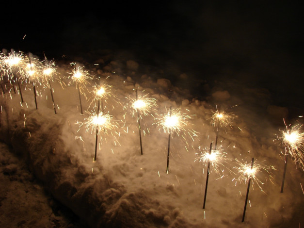 Обои картинки фото бенгальские, огни, разное, салюты, фейерверки