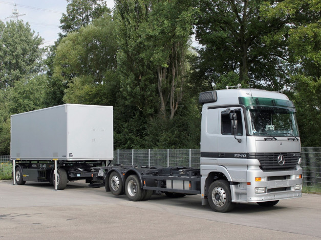 Обои картинки фото автомобили, mercedes, trucks