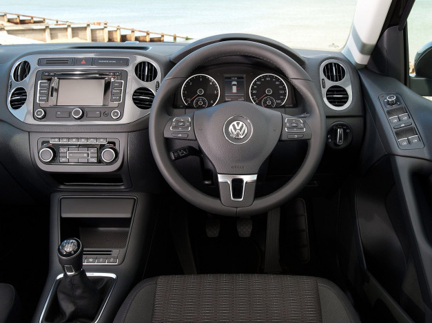 Обои картинки фото автомобили, спидометры, торпедо, volkswagen