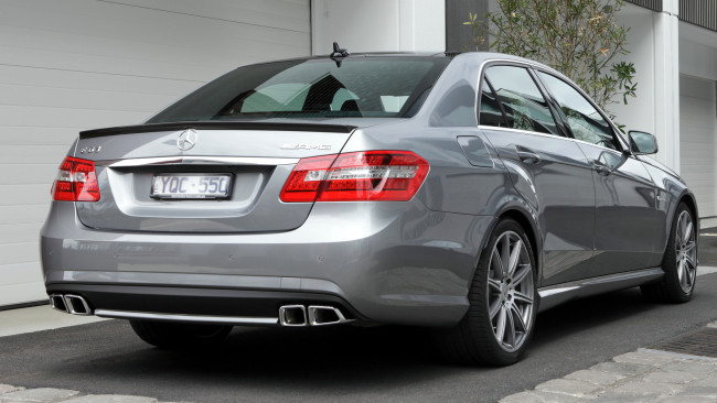 Обои картинки фото mercedes, автомобили, benz, скорость, автомобиль, мощь, стиль