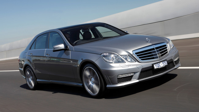 Обои картинки фото mercedes, автомобили, benz, скорость, автомобиль, стиль, мощь