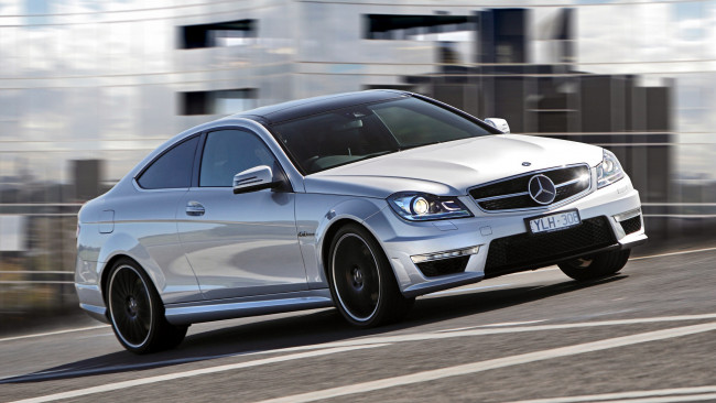 Обои картинки фото mercedes, coupe, автомобили, benz, автомобиль, стиль, мощь, скорость